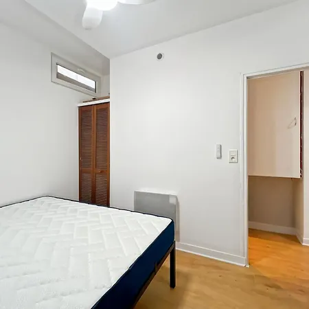 Renovated Near Metro, Shops Ans Train Station شقة *
