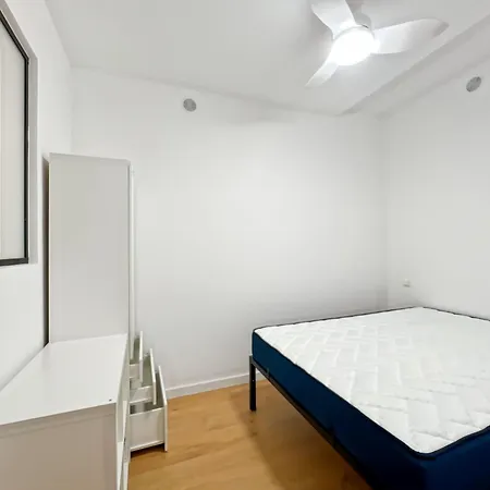 Renovated Near Metro, Shops Ans Train Station باريس